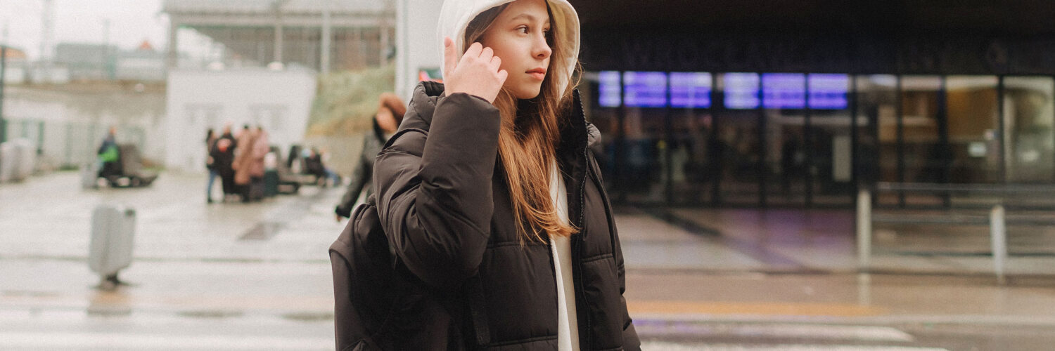 Tyttö kaupungilla Coronaria psykiatrian vastaanotto nuorille