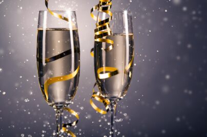 Alkoholi ja uni: Pisarakin alkoholia heikentää unenlaatua.