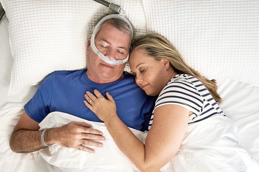 CPAP-hoito ja CPAP-maski.