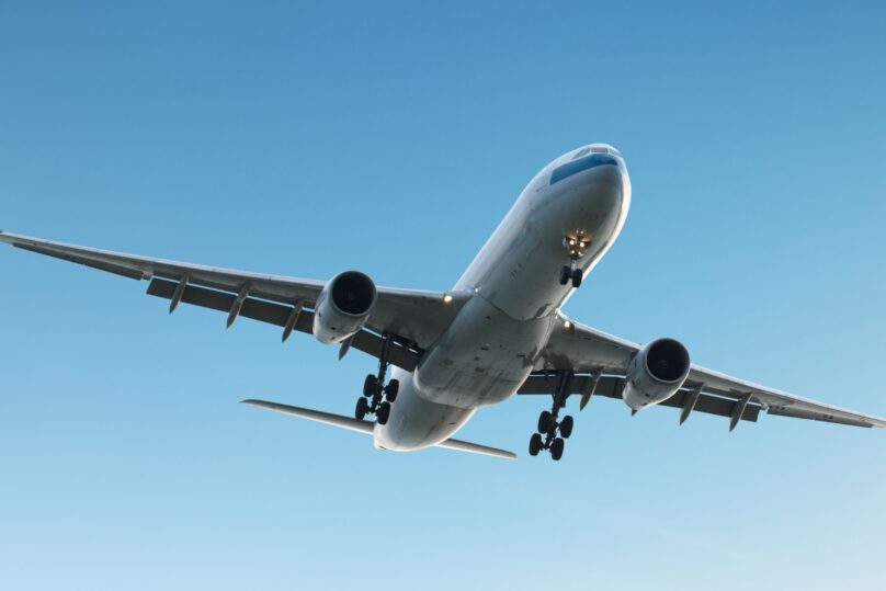 CPAP-laite mukaan lentokoneeseen - tarkista ajantasaiset tiedot lentoyhtiöltäsi. CPAP-hoito matkalla onnistuu erillisen invertterin avulla.