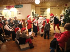 Joulujuhla Posiolla.