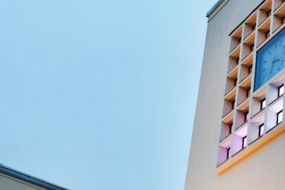 Sammakkotalon uusi valaistus.