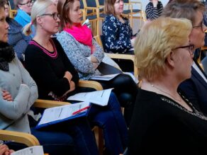 Yleisöä Coronaria Tietotaidon luennolla