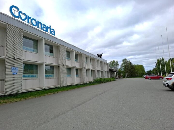 Coronaria Hammasklinikka Kuusamon julkisivu.