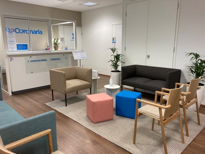 Coronaria Hammasklinikka Limingantullin aulatila kuvattuna.