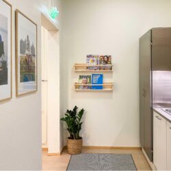 Coronaria Hammasklinikka Riihimäen aula ja keittiö.