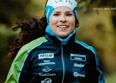 krista parmakoski juoksemassa ulkona