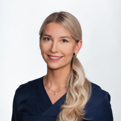Elina Talvensaari Hammaslääkäri
