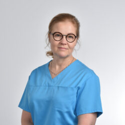 Minna Alaniska Erikoishammaslääkäri, Oikomishoito