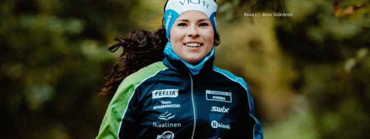 krista parmakoski juoksemassa ulkona