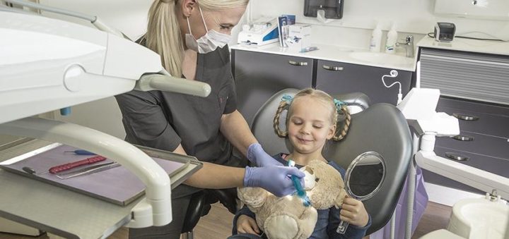 Varaa aika parhaille lasten hammaslääkäreille Coronaria Hammasklinikoille!